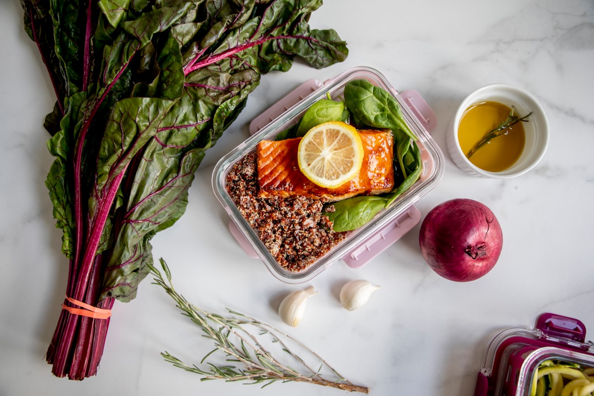 Grain bowl with lean protein and vegetables